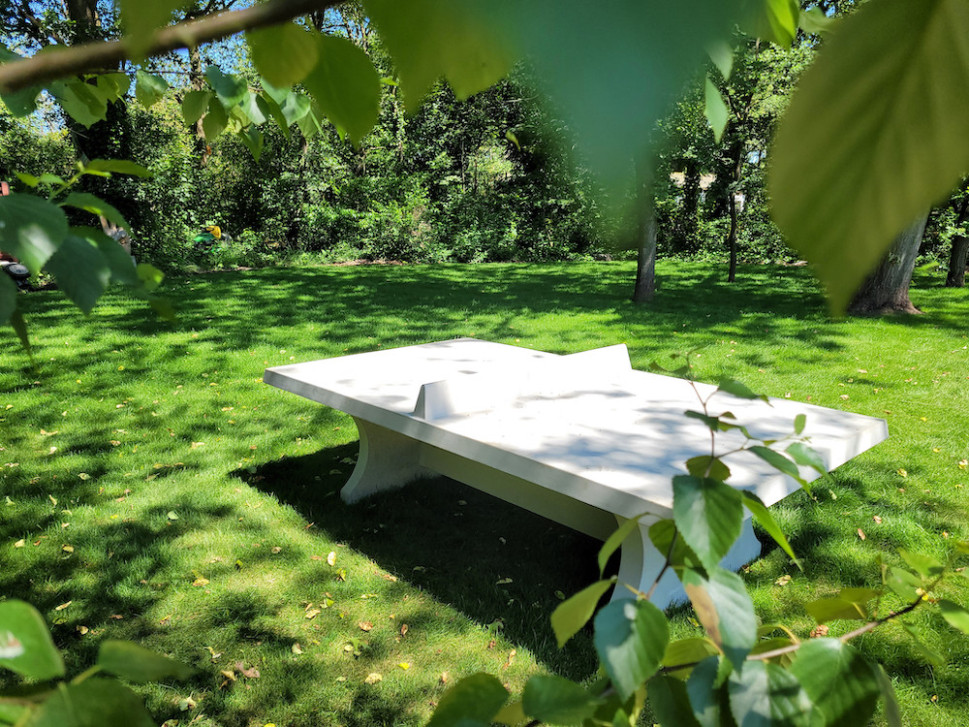 Table de tennis de table en béton pour Enzo Knol